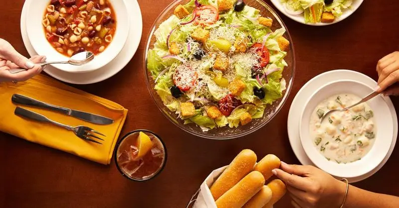 Olive Garden Soup Salad & Breadsticks Updated 2025